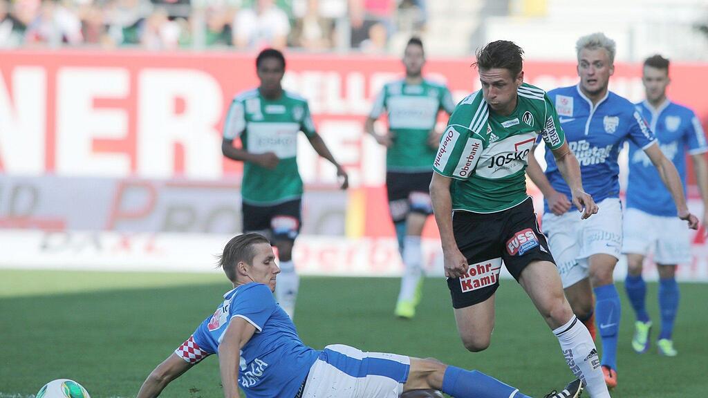 Der Fall Dominique Taboga (liegend) beschäftigt auch die Mannschaft des SV Grödig. Wie schnell können die Spieler die Vofälle ausblenden?