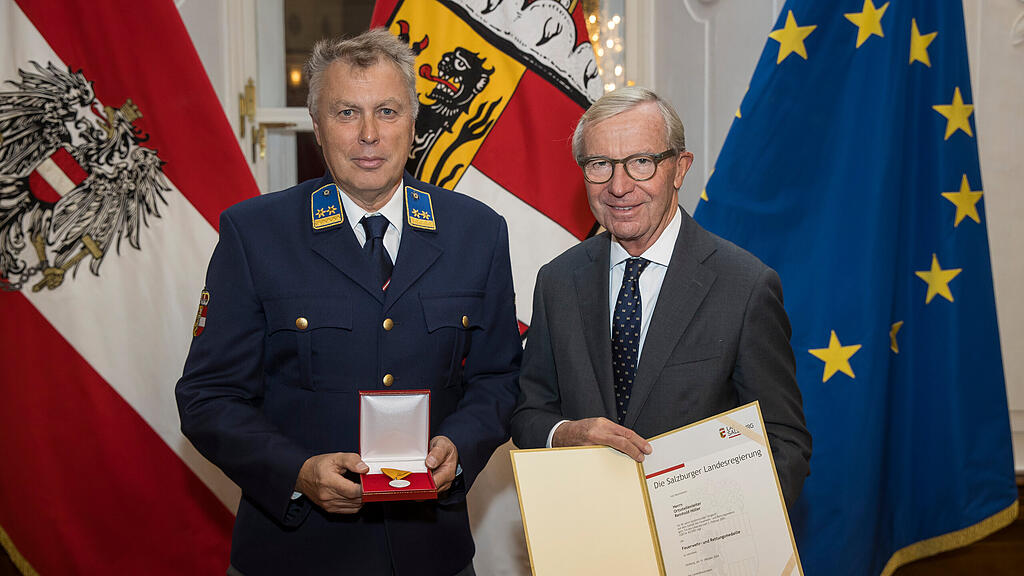 Wasserretter und Wasserretterinnen in Landesresidenz