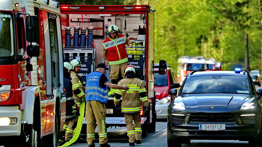 Feuerwehr\u00fcbung in Guggenthal II