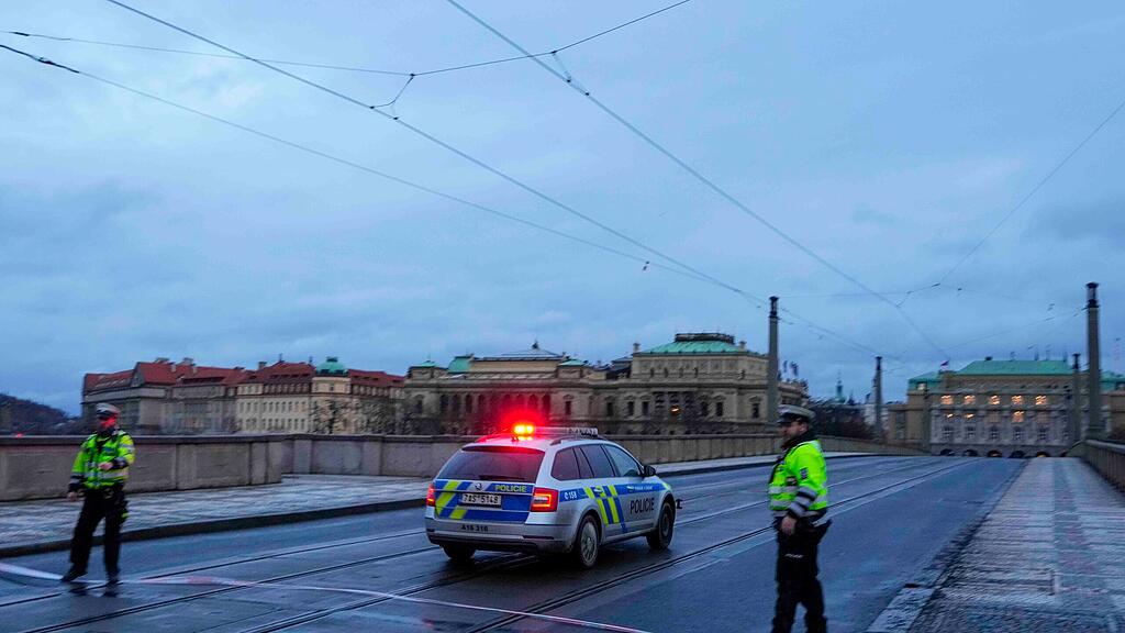 Sch\u00fcsse in Prag