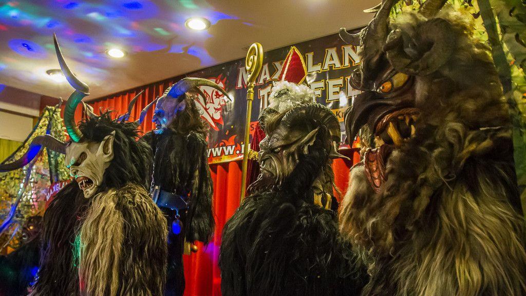 Maskenausstellung der Maxglaner Teufel