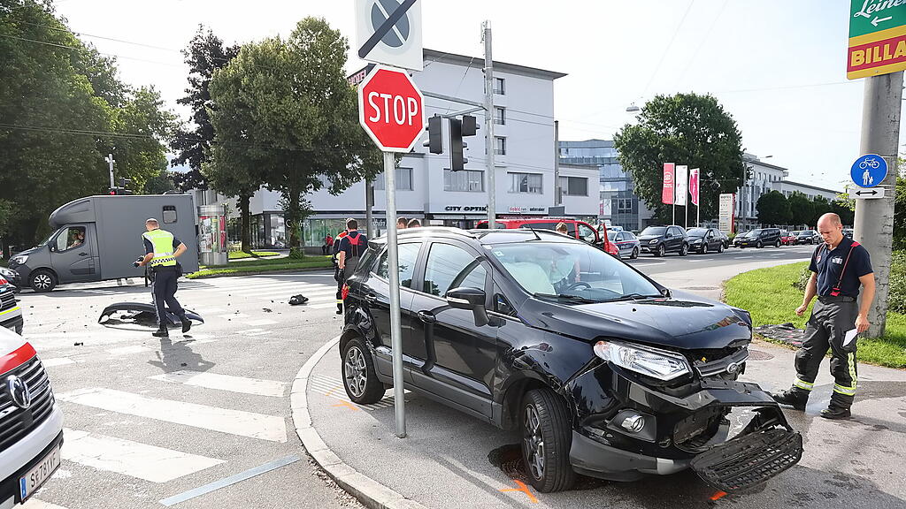 Stau nach Unfall auf Alpenstraße
