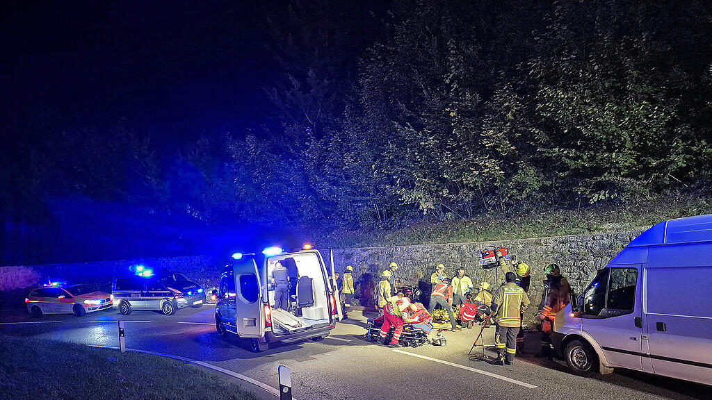 Motorradfahrer aus Salzburg prallt in Bayern gegen Felsmauer