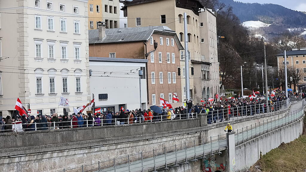 Corona-Demo in der Stadt Salzburg