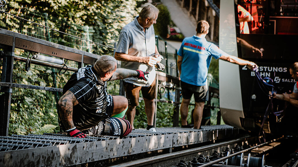 Weltrekordversuch FestungsBahn ziehen
