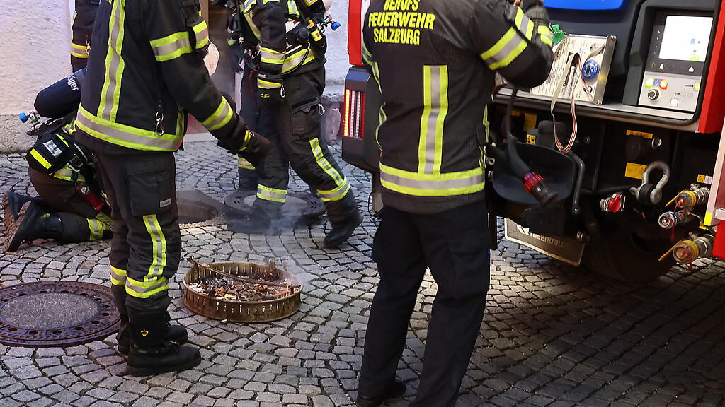 Brand in Gully in Salzburger Altstadt, Pfeifergasse