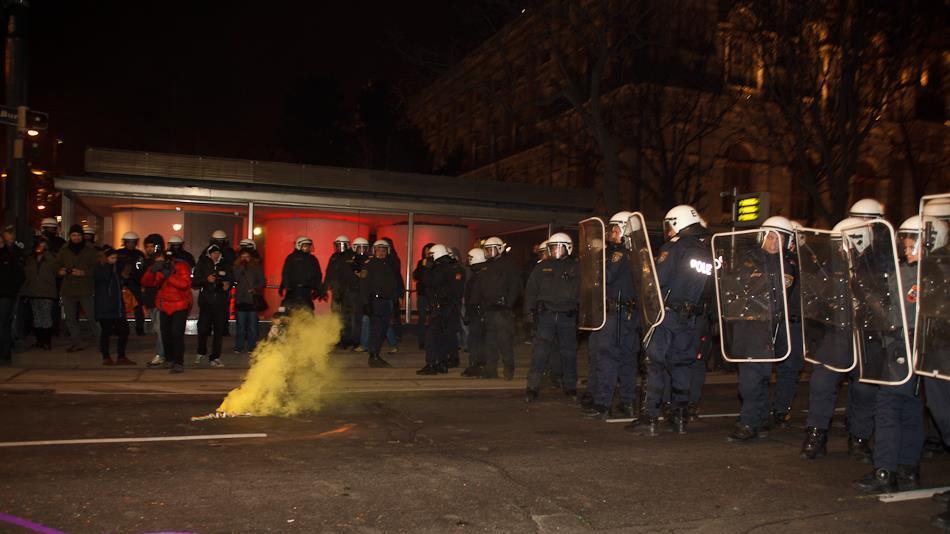 WKR-Ball 2012: Demos (Flo)