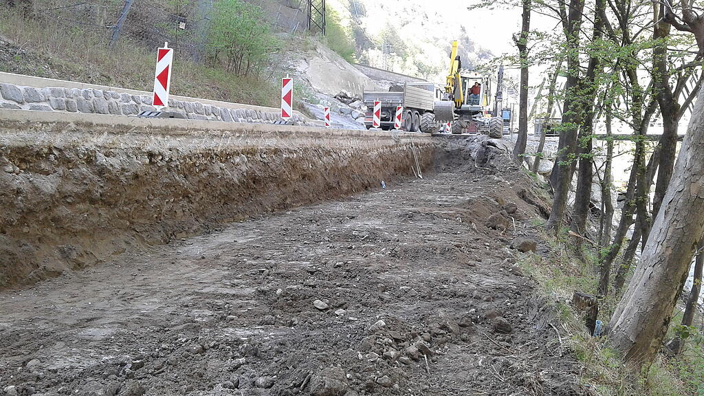 B159, Pass Lueg