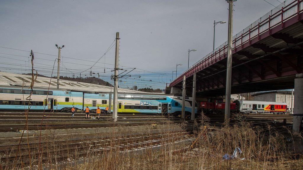 Zuggarnitur am Salzburger Hauptbahnhof entgleist II