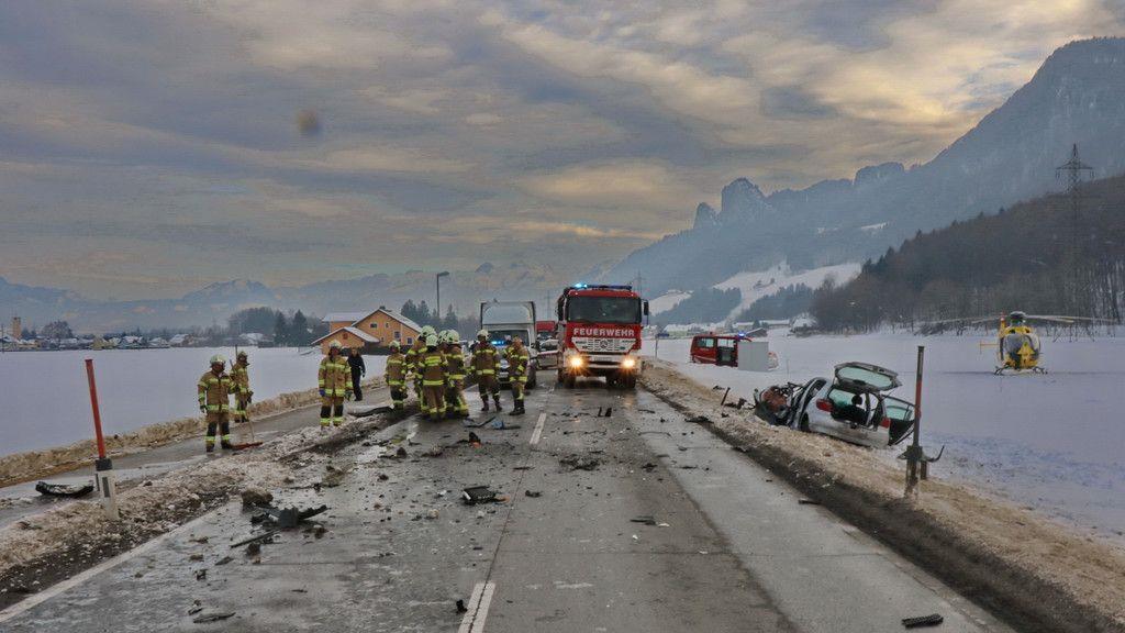 Schwerer Unfall auf der B159 fordert ein Todesopfer
