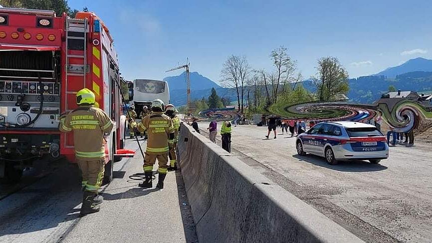 Reisbusbrand in Thalgau