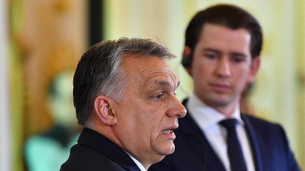 Ungarns Premier Orban bei einer Pressekonferenz mit Kanzler Kurz