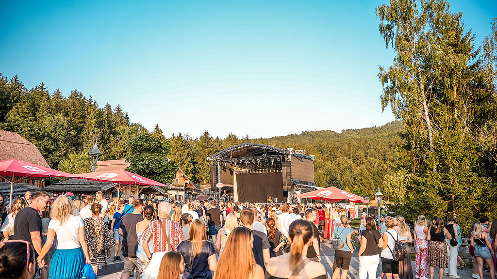 Alvaro Soler Konzert im Gut Aiderbichl