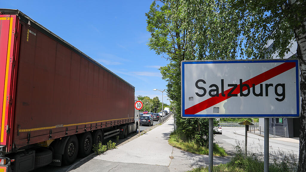 Stau Grenzkontrollen Münchner Bundesstraße