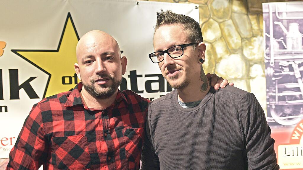 Musiker Bernhard Speer (rechts) liegt nach einem Autounfall auf der Intensivstation.