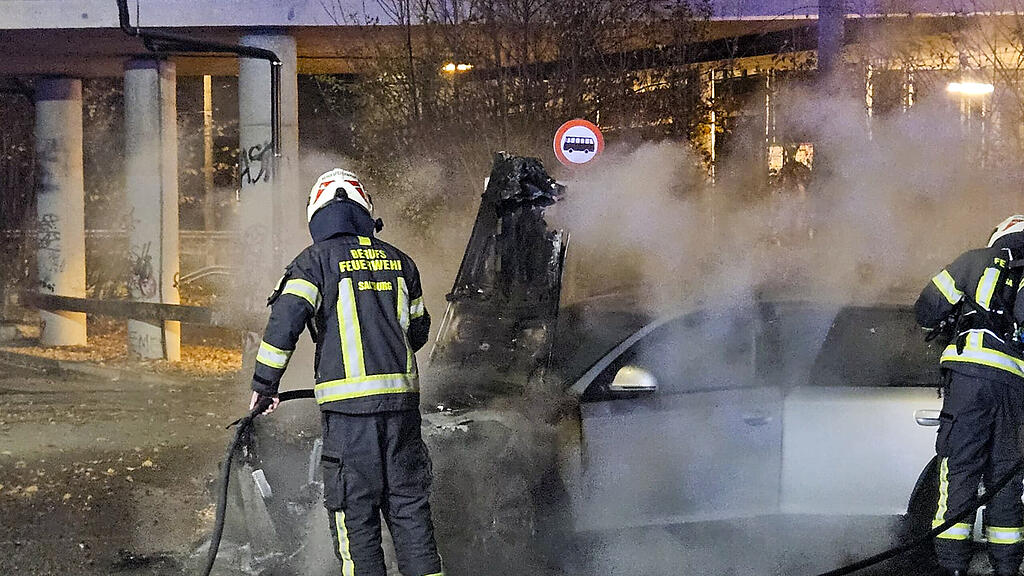Pkw-Brand in Salzburg-Süd