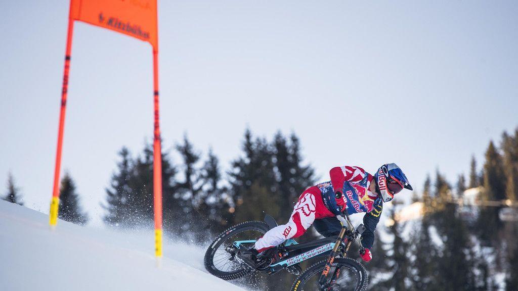 Mountainbiker Max Stöckl bezwingt die Streif