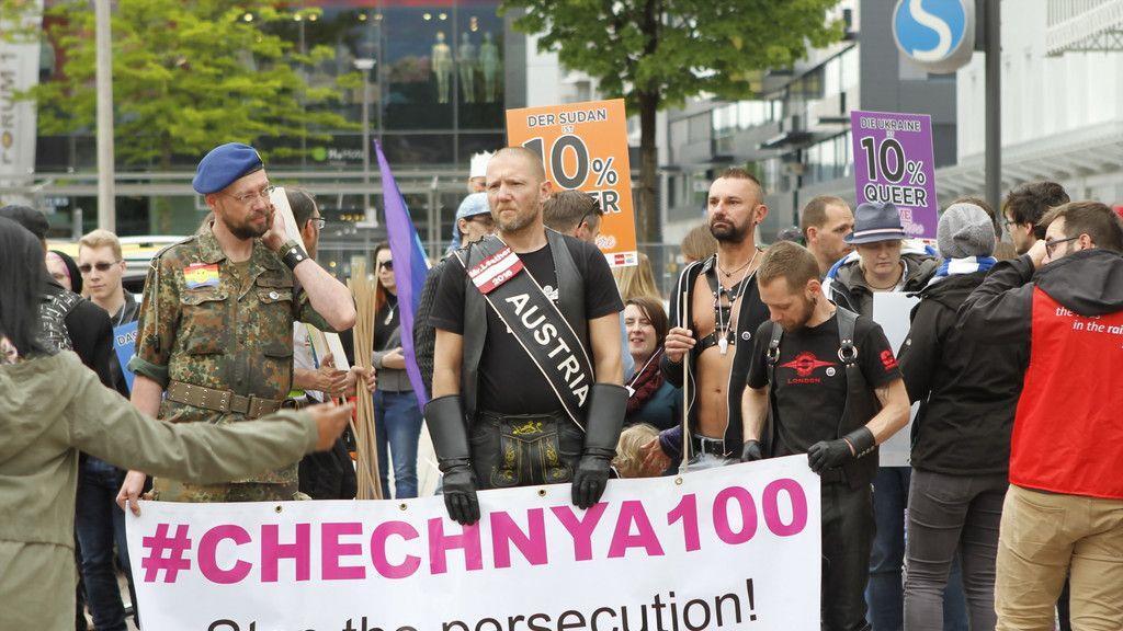 250 Personen bei Walk4IDAHOT in Salzburg