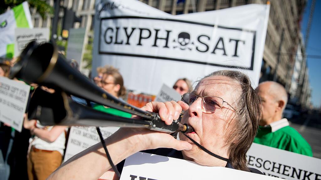 Am 6. Juni demonstrierten Glyphosat-Gegner vor der EU-Kommission in Berlin gegen eine Verlängerung der Pestizid-Zulassung.