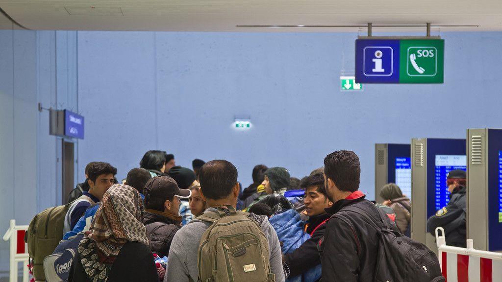 Bahnhofsgarage wird winterfest gemacht, weitere Flüchtlinge kommen an