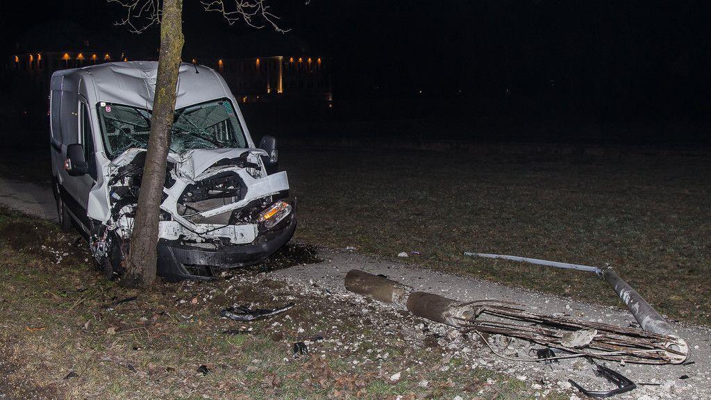 Unfall mit Transporter in Morzger Straße