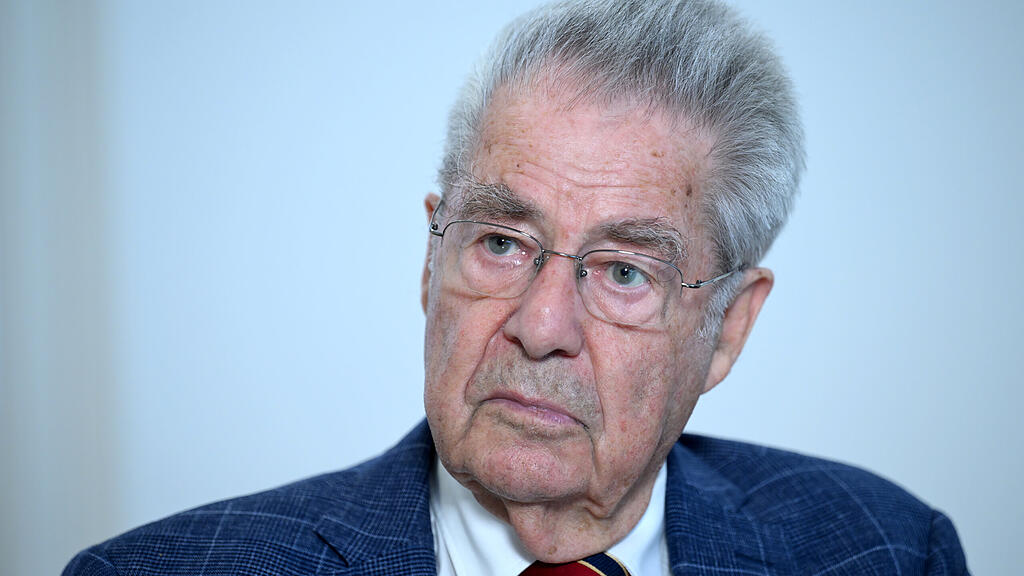 INTERVIEW: HEINZ FISCHER