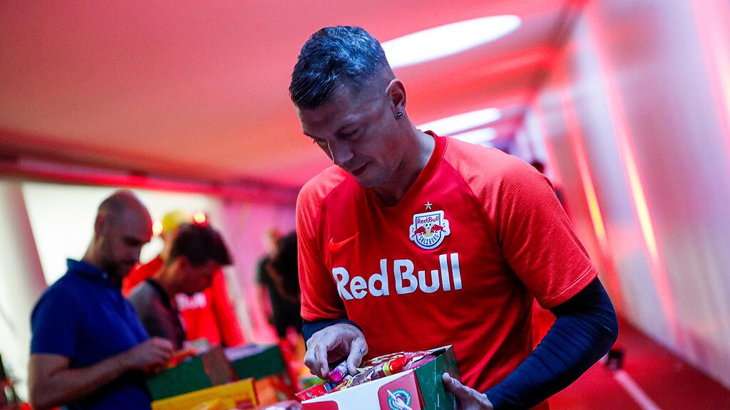 Weihnachten im Schuhkarton, Red Bull Salzburg