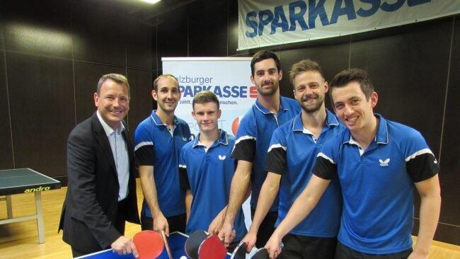 Das Team vom UTTC Salzburg (v.l.n.r.): Markus Sattel (Direktor der Salzburger Sparkasse), Bernhard Weiß, Michael Trink, Patrick Berger, Andreas Büttner und Christian Luginger.