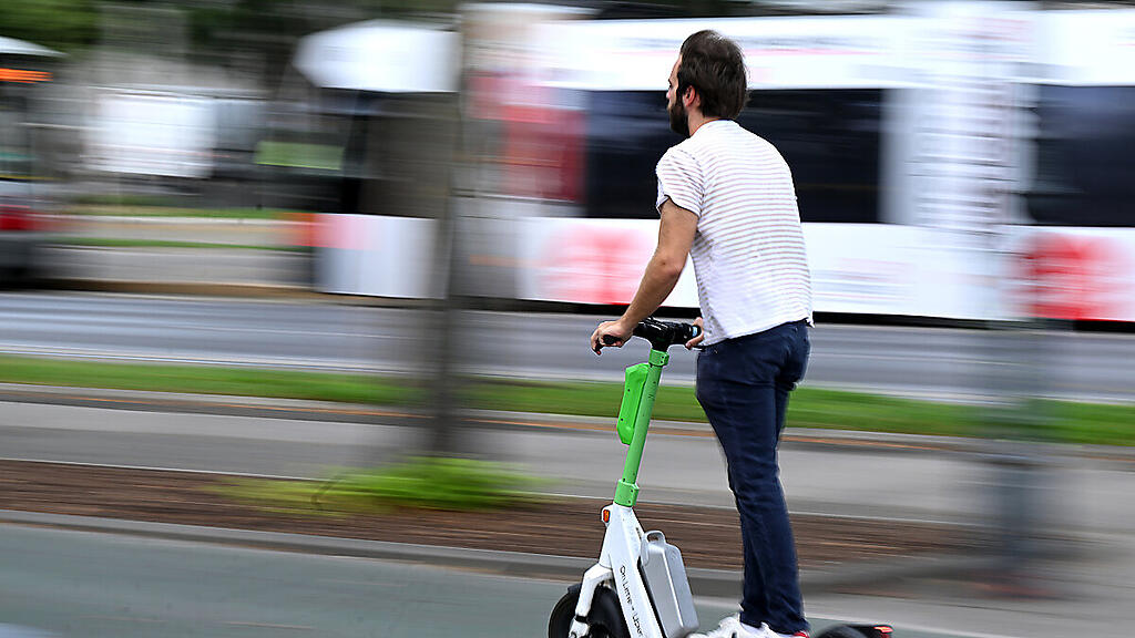 Es gibt immer mehr E-Scooter-Fahrerinnen und -Fahrer