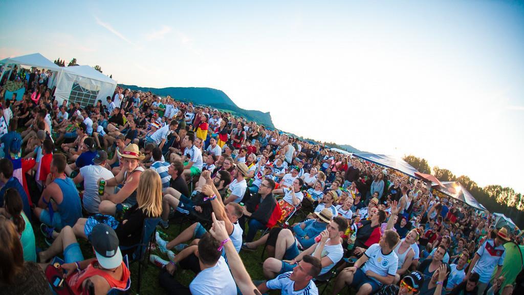 Electric Love Festival 2016: Tag 1, Public Viewing