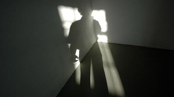 Der Kindergärtner konnte lange vertuschen, dass er sich an Kindern verging. (Themenbild)