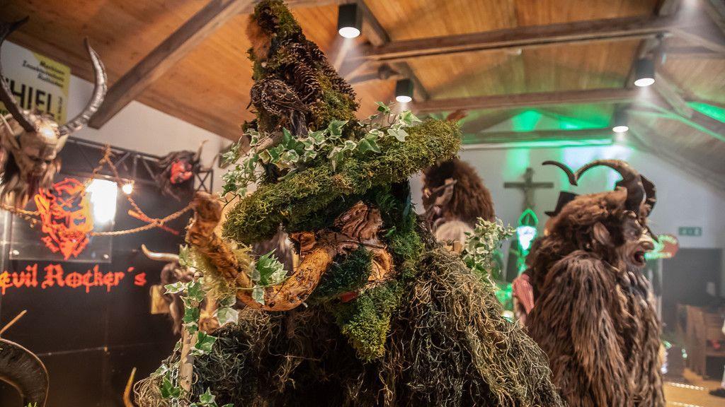 Bilder der Maskenausstellung