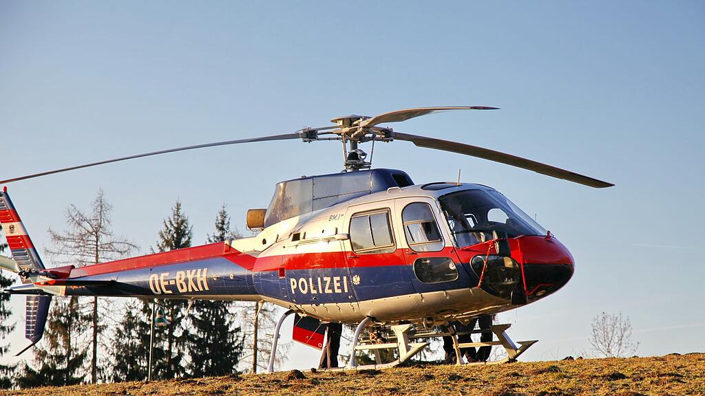 Der Polizeihubschrauber "Libelle 1" aus Salzburg war im Einsatz.