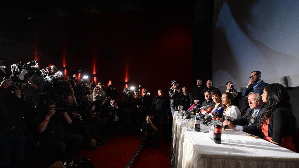 Kim Kardashian bei Pressekonferenz mit Richard Lugner in der Lugner Kino City