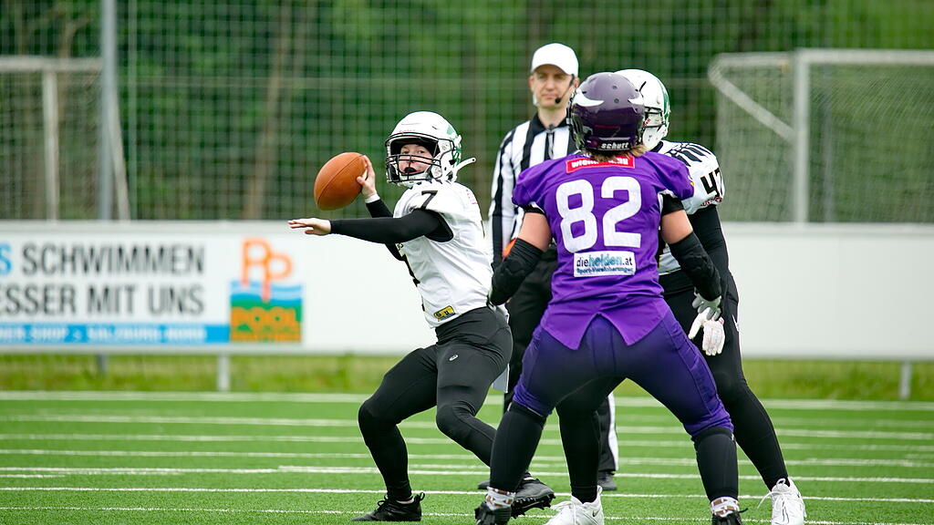 Football: Ducks Ladies gegen Vikings