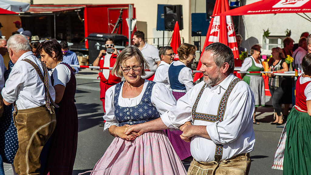Beim Lieferinger Dorffest wurde das Tanzbein geschwungen.