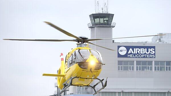 Der Mann wurde mit dem Hubschrauber ins Klinikum Klagenfurt geflogen