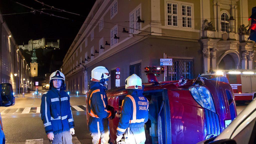 Pkw-Unfall am Herbert-von-Karajan-Platz