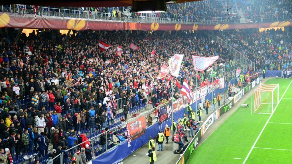 Fußballfans nach dem Spiel