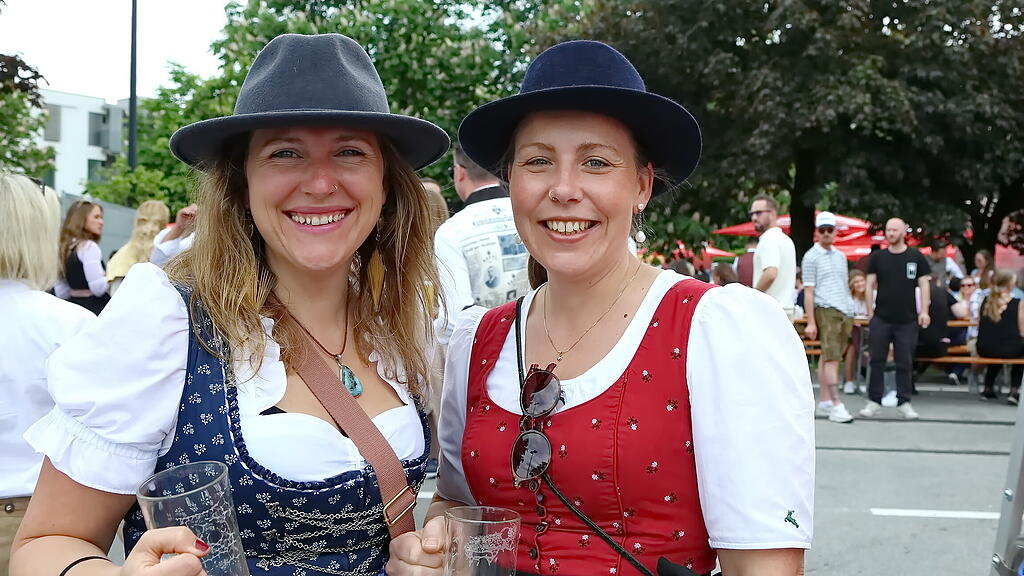 Stiegl Maibaumaufstellen