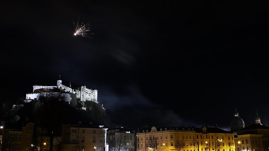 Silvesterfeuerwerk 2021\/22 in der Stadt Salzburg