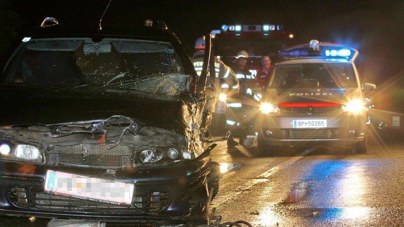 Crash auf B1 in Neumarkt