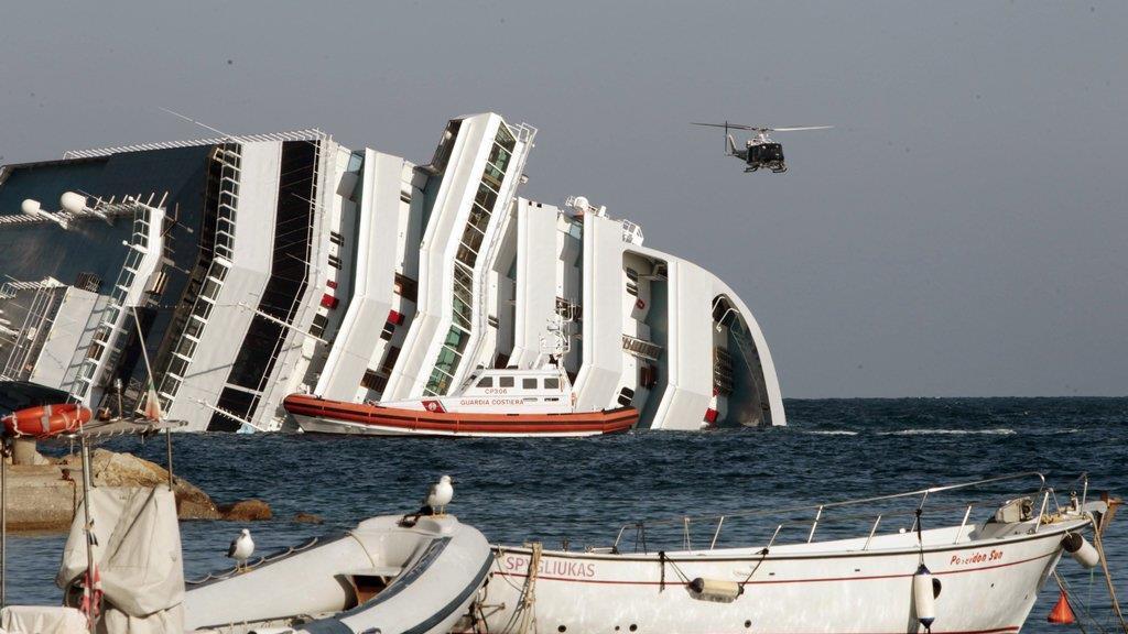Kreuzfahrtschiff "Costa Concordia" vor der Toscana auf Grund gelaufen