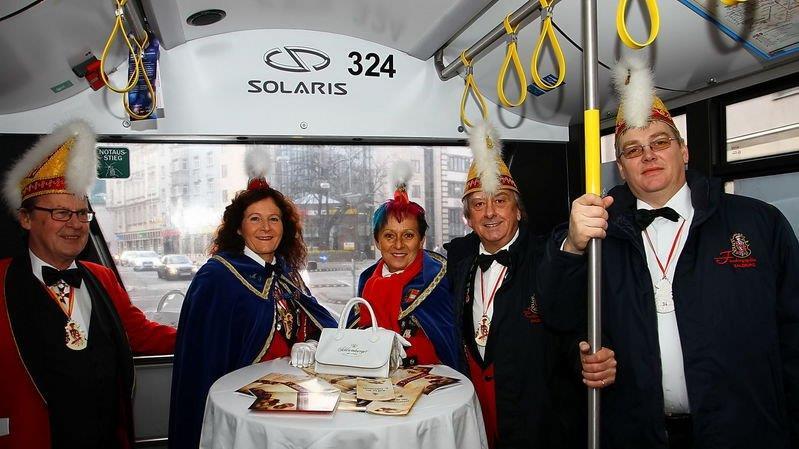 Faschingsgilde fährt Bus