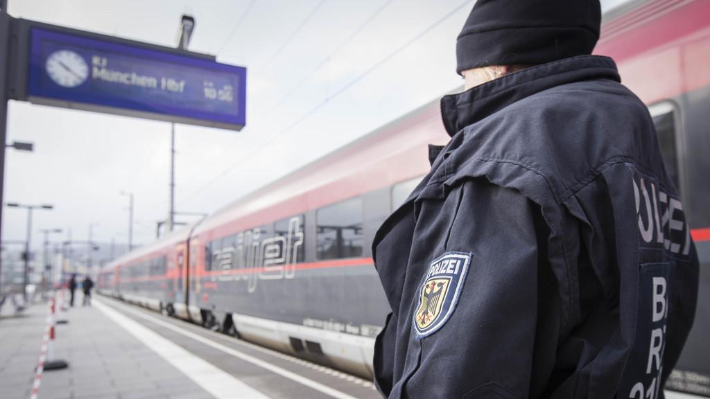 Grenzkontrollen am Bahnhof