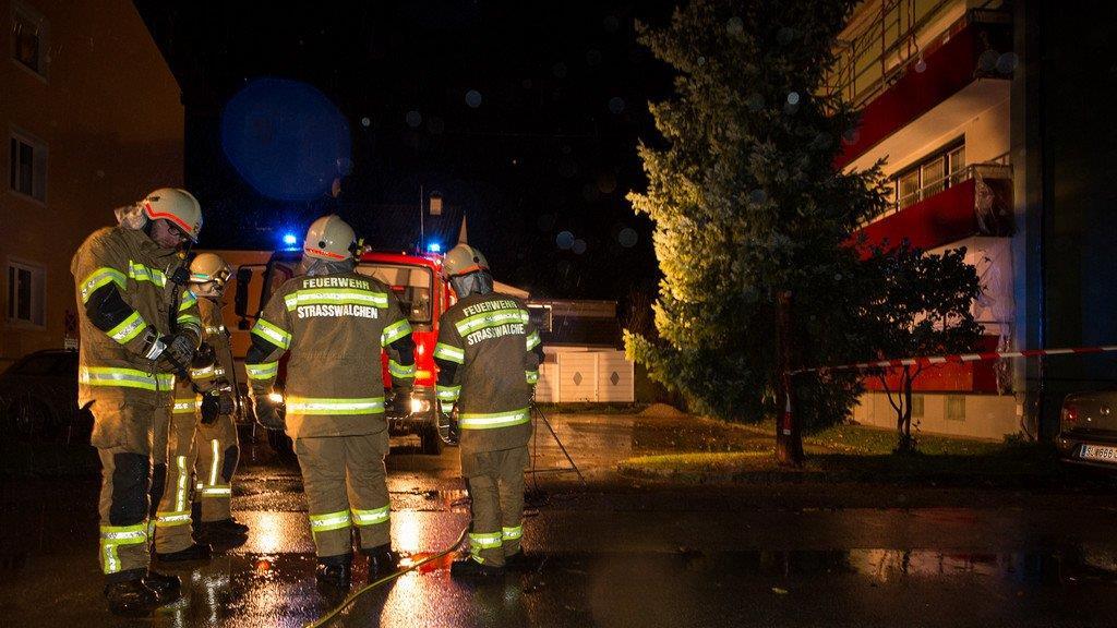 Sturm: Baugerüst in Straßwalchen stürzt auf Autos
