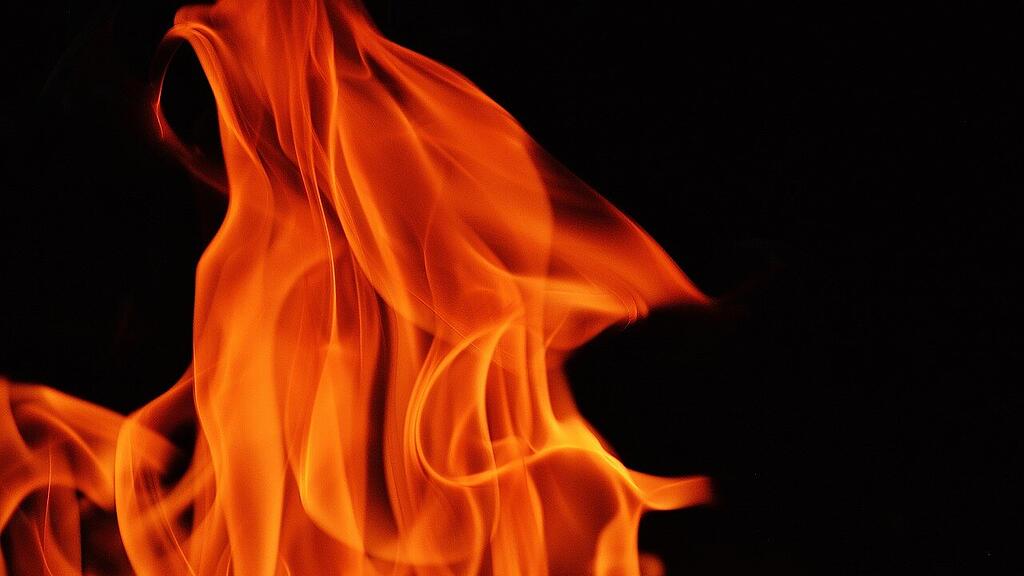 flames-1444586_1280.jpg