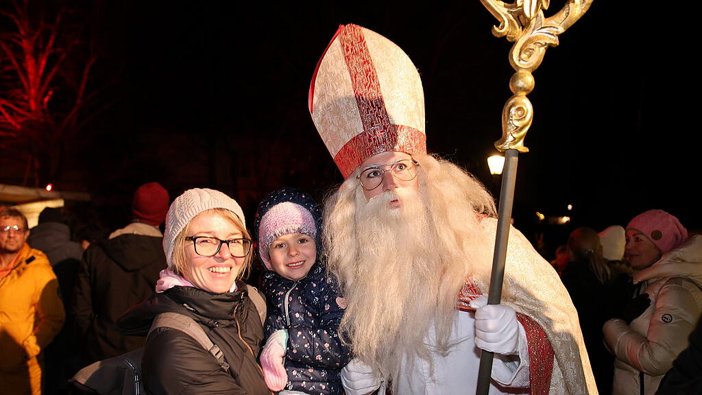 Anifer Krampuslauf am Dorfplatz