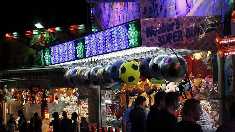 Dult: Superstimmung bei Nacht