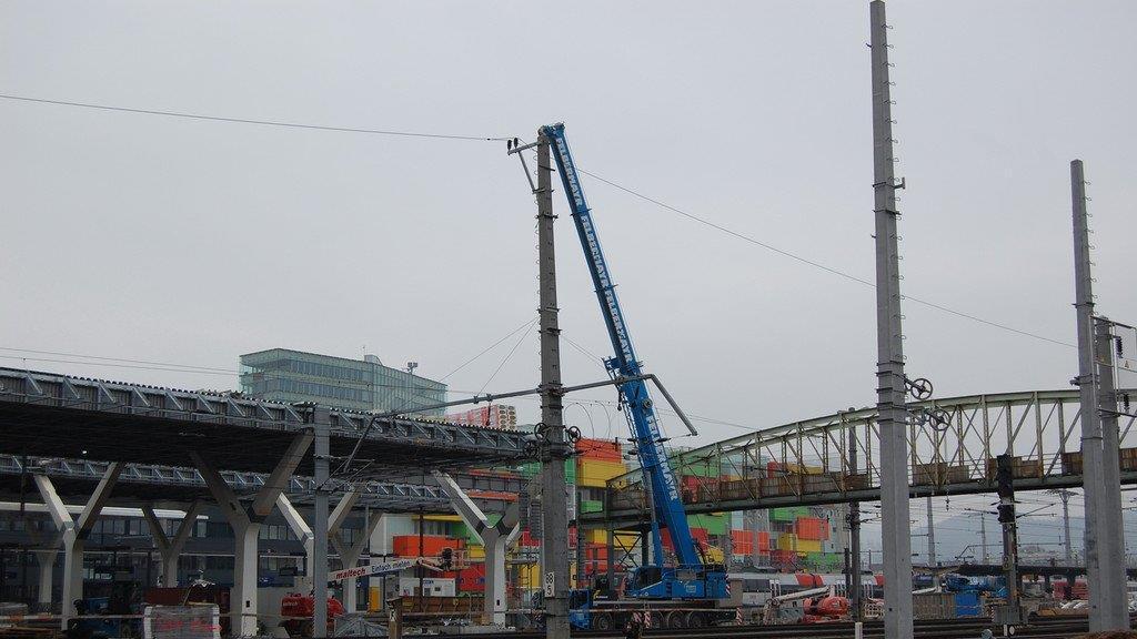Fußgängerbrücke abgetragen